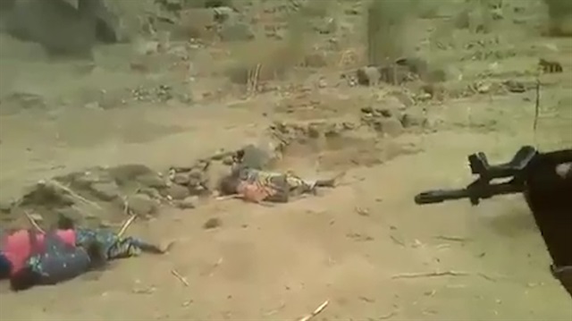 Kamerun’da vahşet: Kadınları çocukları ile katlettiler!