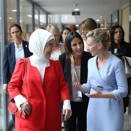 NATO'da First Lady buluşması