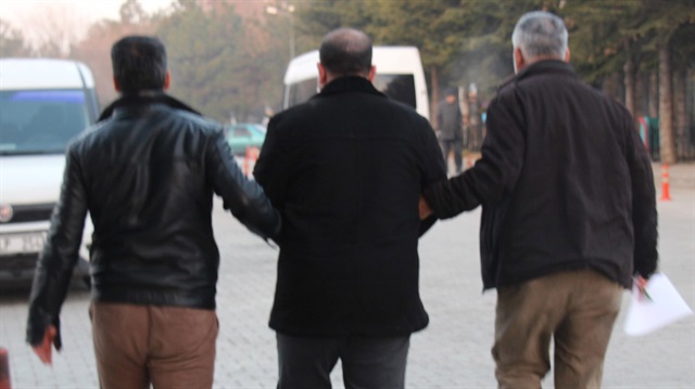 Güvenlik güçlerinin FETÖ operasyonları kapsamında gözaltılar devam ediyor.