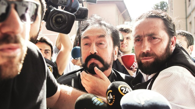 İstanbul polisi, Adnan Oktar ve grubuna yönelik 4 ilde operasyon başlattı.