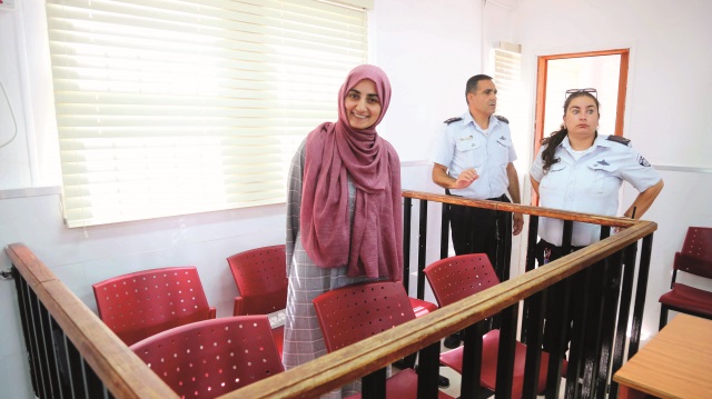 Kelepçeli olarak duruşmaya getirilen Özkan’ın moralinin yerinde olduğu görüldü