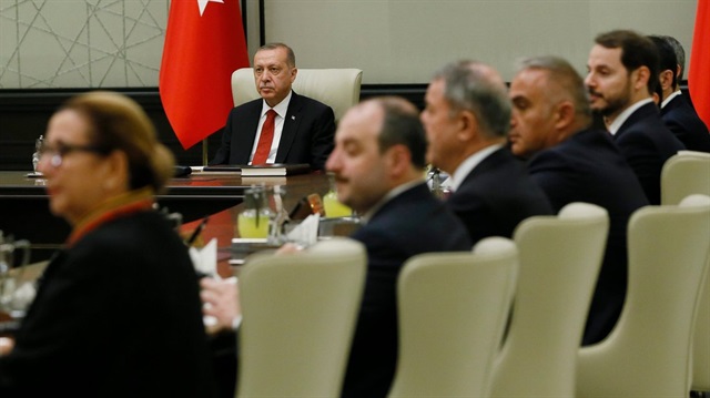Yeni kabine Cumhurbaşkanı Erdoğan'ın başkanlığında toplandı.