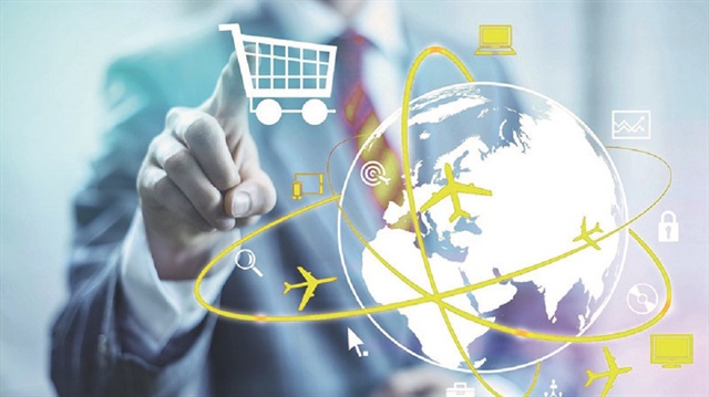 Ticaretin kolaylaştırılması stratejisinin hayata geçirileceği yeni dönemde, 500 milyar dolarlık ihracat hedefine ulaşmak için çalışmalar yürütülecek, komşularla ticaret artırılarak bazı gümrük kapıları yap-işlet-devret modeliyle yenilenecek.