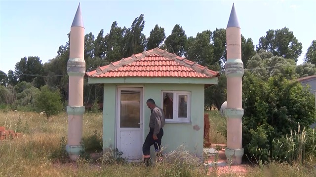 Sivas'taki dünyanın en küçük camisi sosyal medyada ilgi odağı oldu