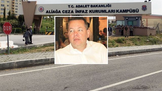 ABD'li Rahip Brunson, İzmir'de devam eden mahkeme kapsamında bugün bir kez daha hakim karşısına çıktı.