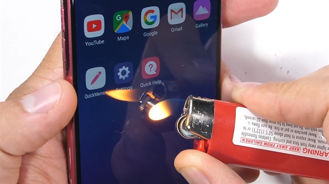 LG G7 dayanıklılık testinde