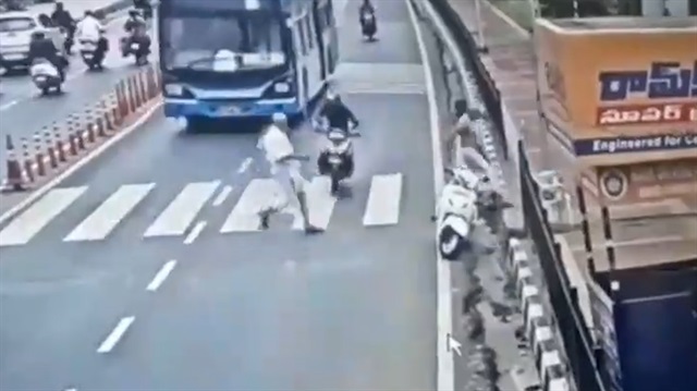 Dikkatsiz yaya metrelerce sürüklendi