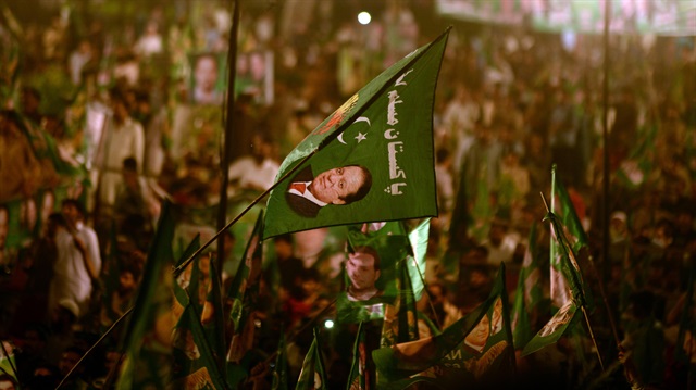Millet iradesi ve gücünün farkına varan Pakistan halkı şikayetçi olduğu yolsuzluk, terör eylemleri, ekonomik eşitsizlik ve askeri vesayete karşı dur diyebildiği ölçüde düşlediği “yeni Pakistan’a giden yol”un haritasını da çizmiş olacak.