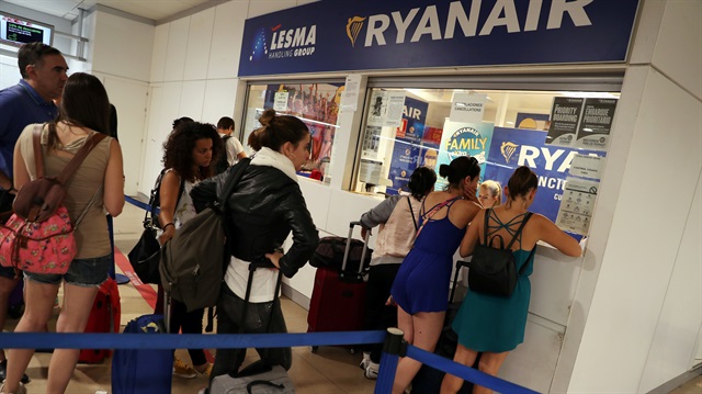 Ryanair Warns Of Job Losses
