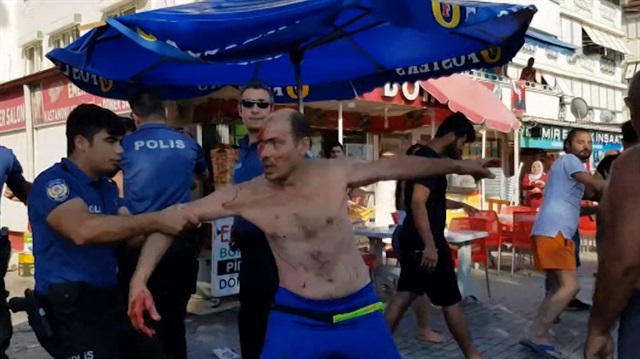 Bursa'da sopalı sandalyeli yer kavgası kamerada