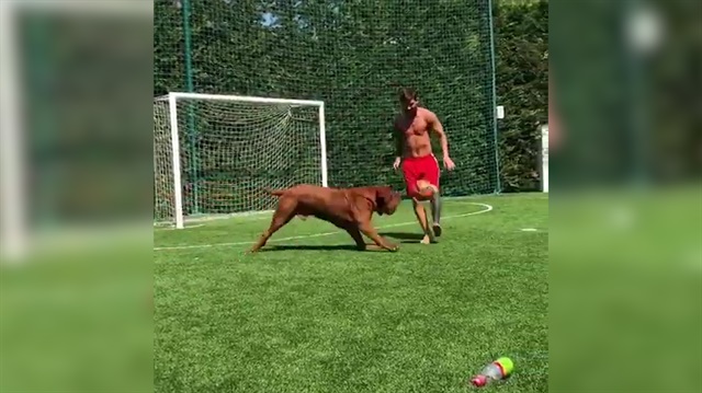 Messi köpeğini de çalım manyağı yaptı