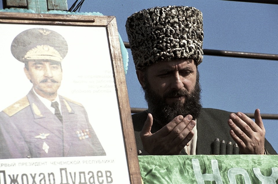 Памятник дудаеву в турции