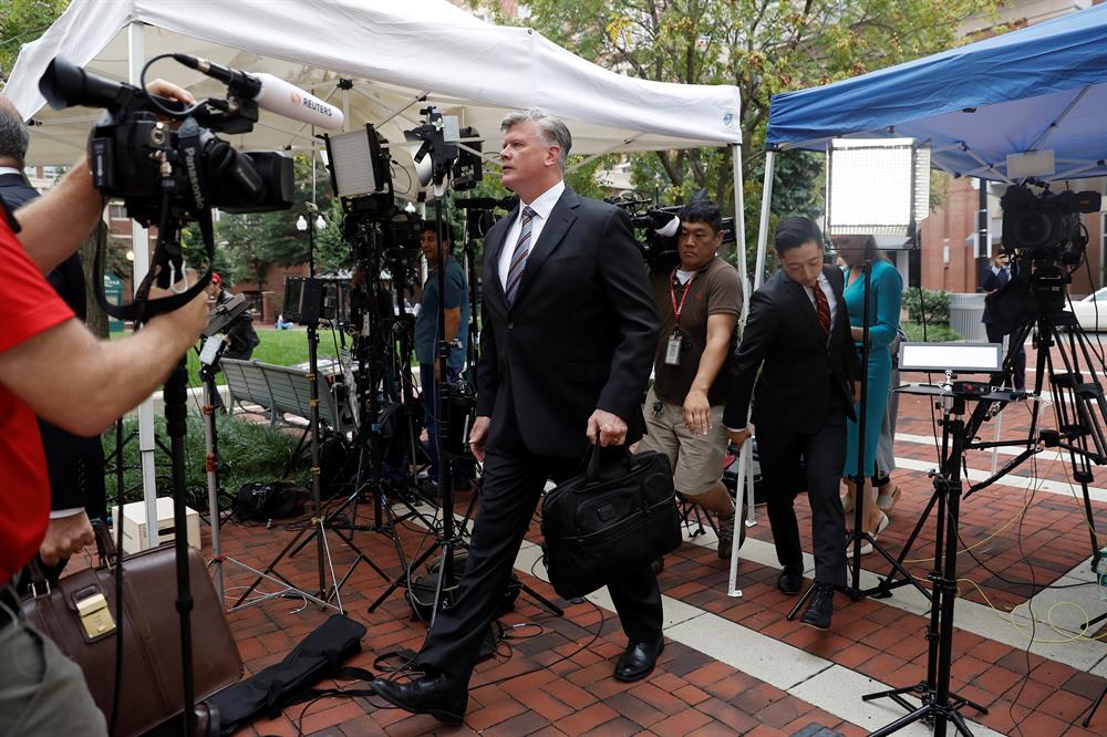 Manafort trial begins in Alexandria, Virginian
