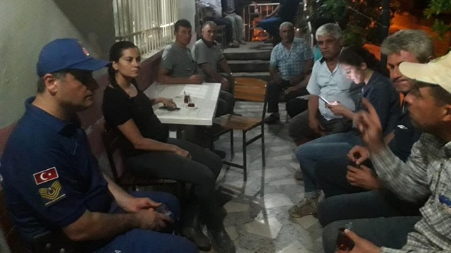 Çalışmaları bizzat yerinde takip eden kaymakam, geceyi vatandaşlarla geçirdi.