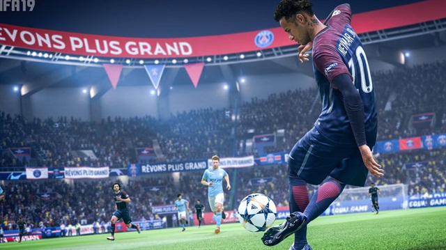 FIFA 19'un kapağında Neymar ve Juventus formalı Ronaldo yer alıyor.