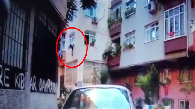 Zeytinburnu'nda pes dedirten hırsızlık kamerada