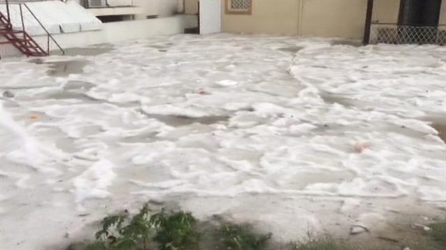 Suudi Arabistan'a kar yağdı
