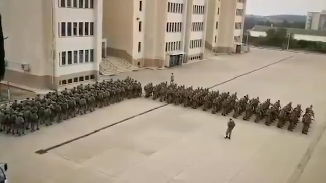 Komandolardan paylaşım rekoru kıran marş Birileri var