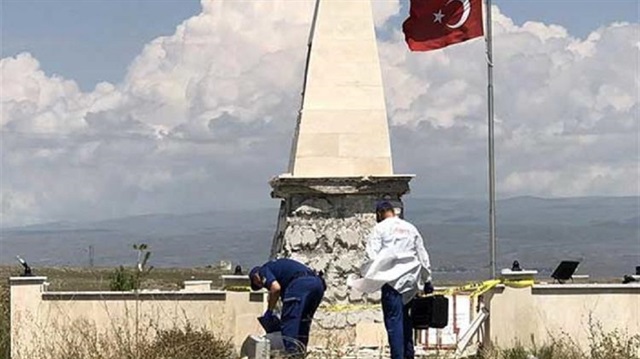 Kars'ta şehitler anıtına saldırı