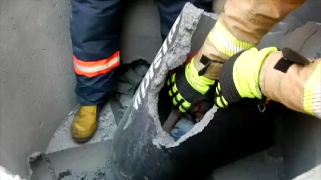 Künkün içine sıkışan çocuk böyle kurtarıldı
