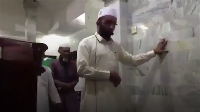 7 şiddetindeki depreme namazda yakalanan cemaat
