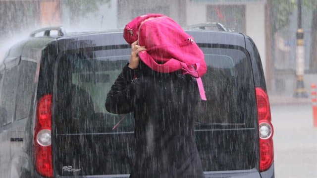 Meteorolojiden kuvvetli ve şiddetli yağış uyarısı yapıldı.