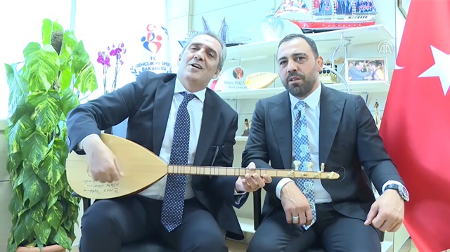 Yavuz Bingöl ve Hamza Yerlikaya Bil Oğlum türküsünü söyledi
