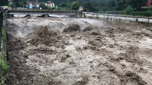 Ordu'nun İkizce ilçesinde sel meydana geldi.