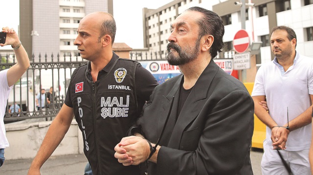 Mehdi olduğunu savunan Adnan Oktar, 8 ay akıl hastanesinde yatmıştı.