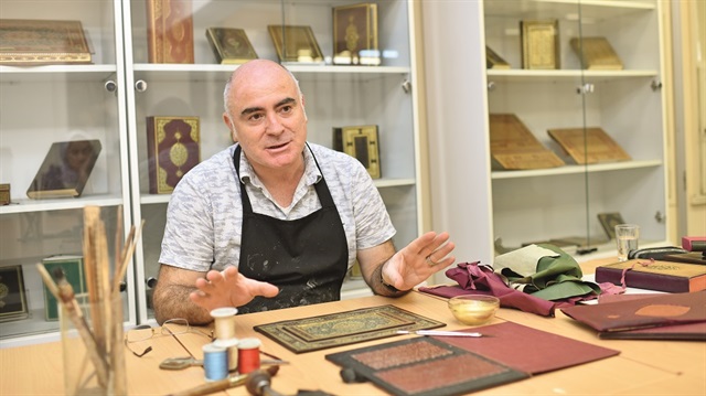 Cilt sanatçısı Gürcan Mavili, sorularımızı cevapladı.