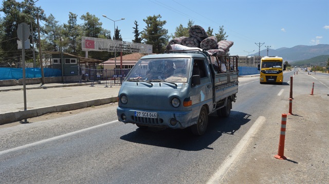 60 Suriyeli aile, kendi istekleriyle çadır kentten ayrıldı.