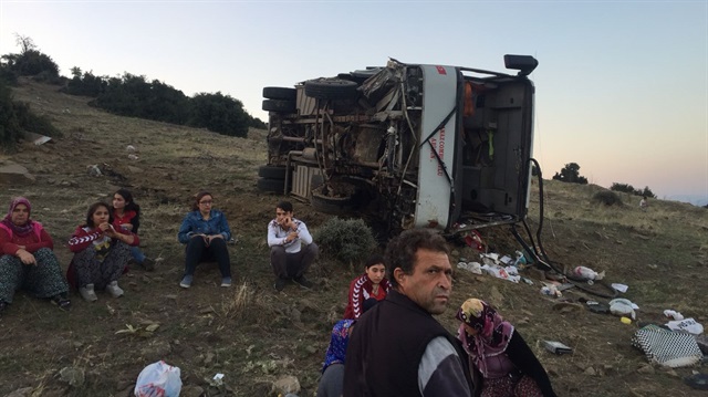 Kazanın ardından tarım işçileri sağlık ekiplerinin müdahalesini bekledi.
