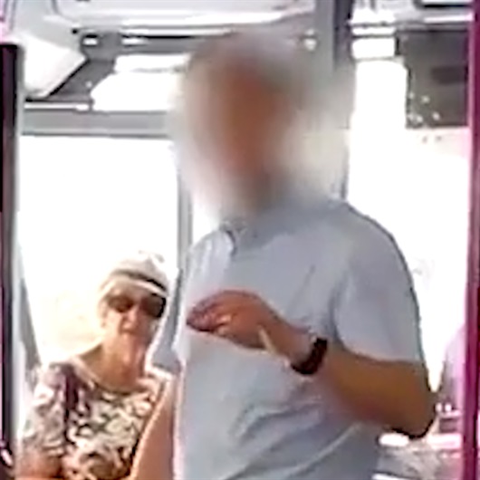 İngiltere'de ırkçılık: Peçeli kadını otobüse almadılar