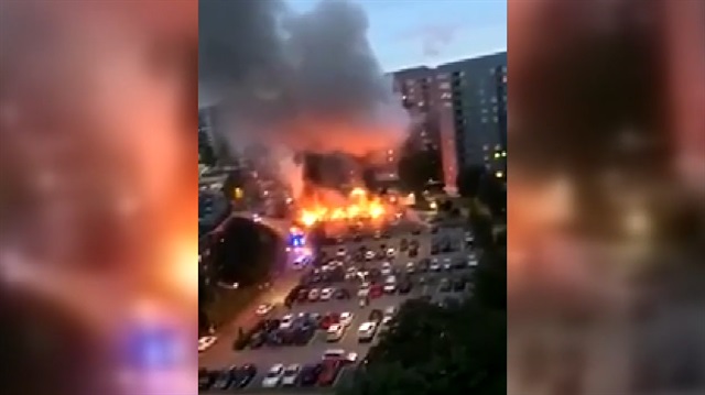 100'den fazla aracın kundaklandığı dehşet anları