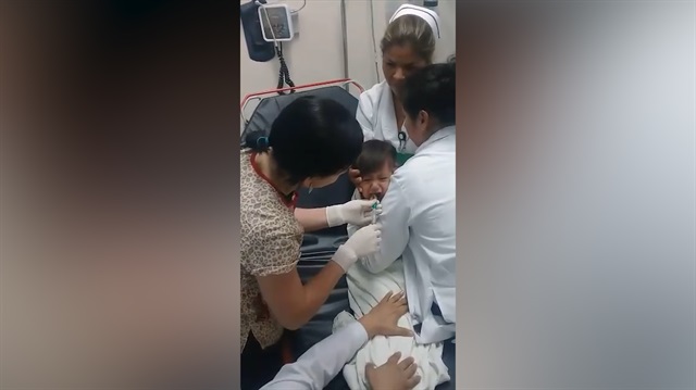 Ufaklığın boğazına kaçan madeni para böyle çıkartıldı