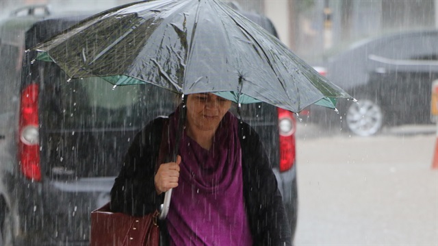 Meteorolojiden bazı illere sağanak yağış uyarısı yapıldı.