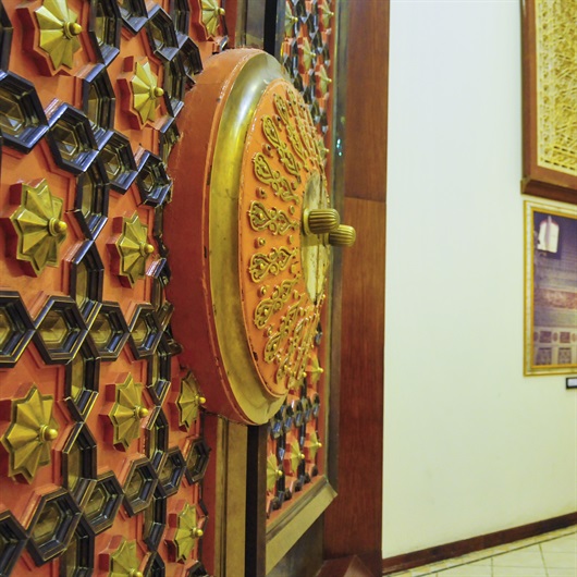 Osmanlı eserleri Kabe Sergi Salonunda