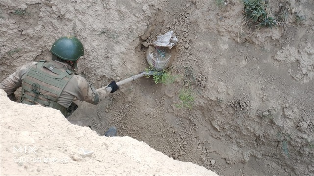 PKK'lı teröristlerin tuzağı, güvenlik güçlerince bozuldu.