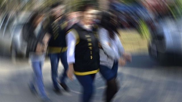 Çaldıkları bileziklerin parasıyla tatil yapan çift yakalandı