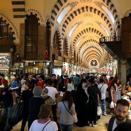 Tarihi çarşılarda bayram hareketliliği