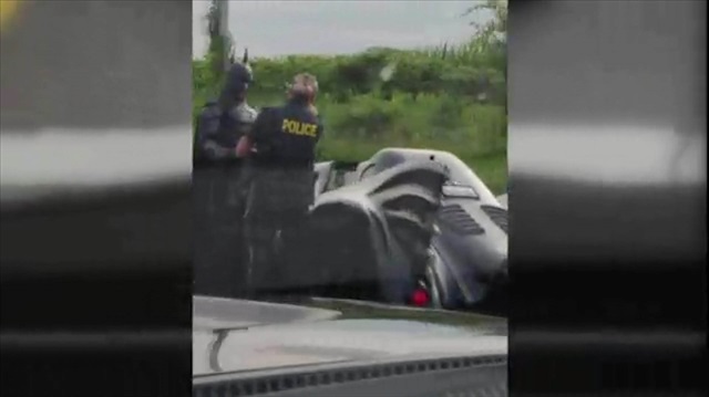 Polisin durdurduğu araçtan süper kahraman Batman çıktı