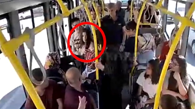 Otobüsteki genç kızın birdenbire kalp pili durdu