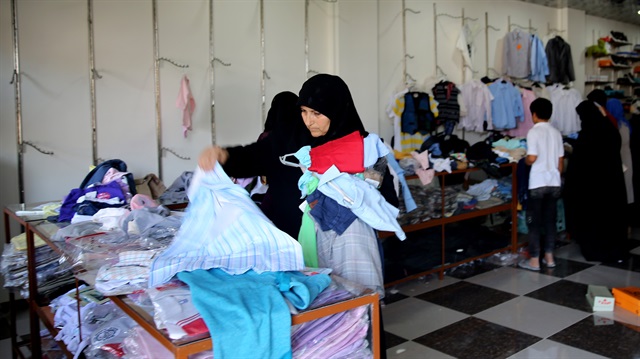 Turkish aid agency provides clothes to Syrian orphans