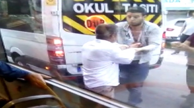 Şoförlerin falçata ve kemerli kavgası kameraya yansıdı