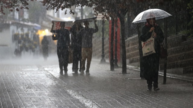 Meteorolojiden bazı illere sağanak yağış uyarısı yapıldı.