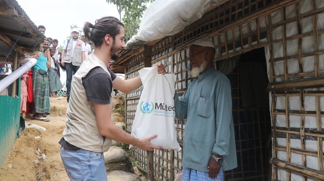 Turkish foundation distributes meat to Rohingya refugees in Bangladesh