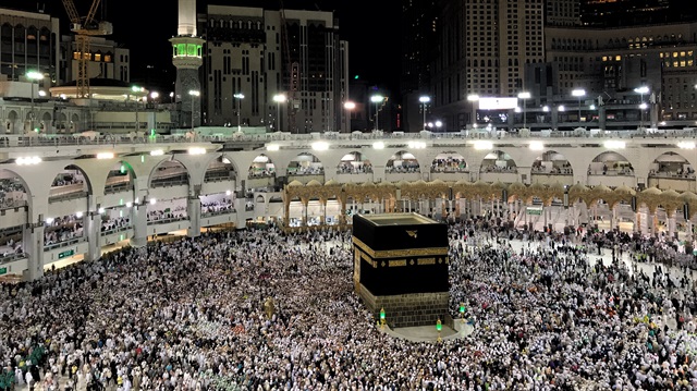 Hajjis bid farewell to Mecca