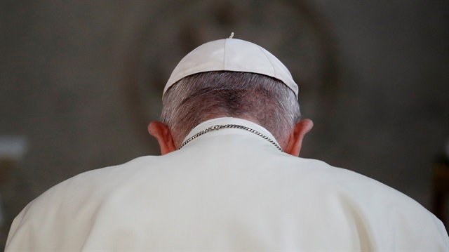 Katolik Kilisesi lideri Papa Francesco, İrlanda ziyareti sırasında böyle görüntülendi. (Reuters)