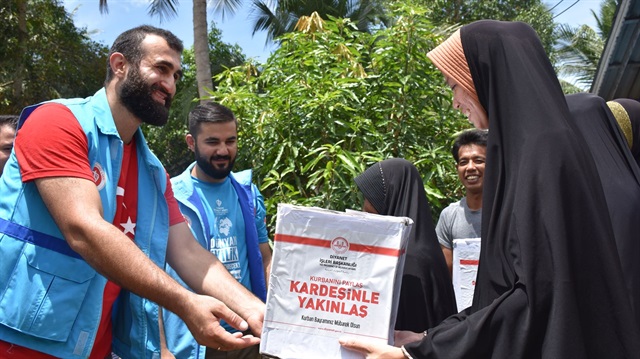 ‘Diriliş Ertuğrul’ oyuncuları Diyanet Vakfı ile Tayland’da