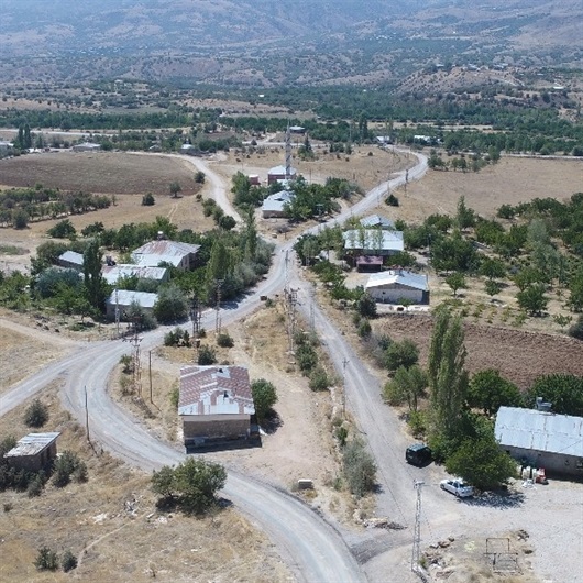 Güneş enerjisi ile hem aydınlanacaklar hem de tarım yapabilecekler